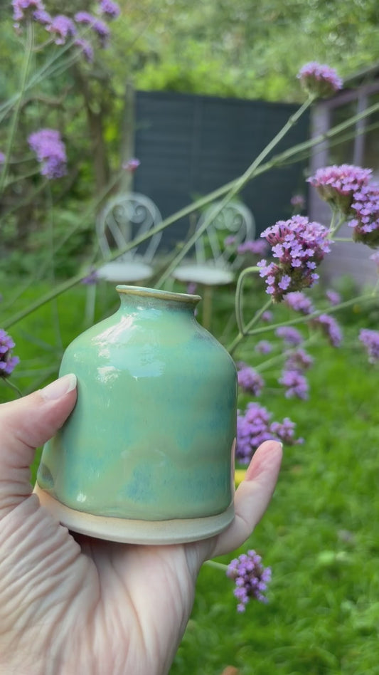 Bud vase